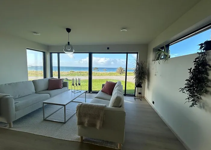 House With Pool And Steam Bath On The Beach!